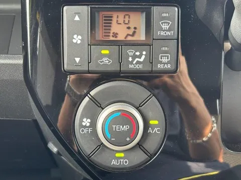 Toyota Pixis Mega