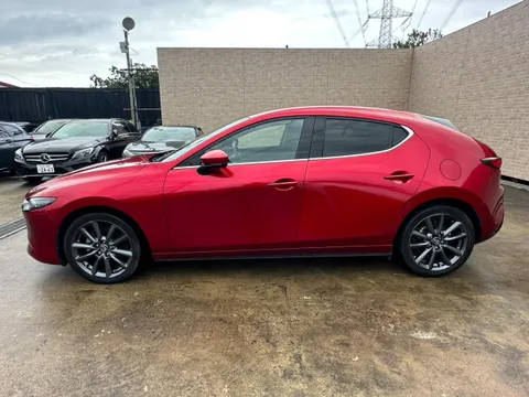 Mazda MAZDA3 Fastback