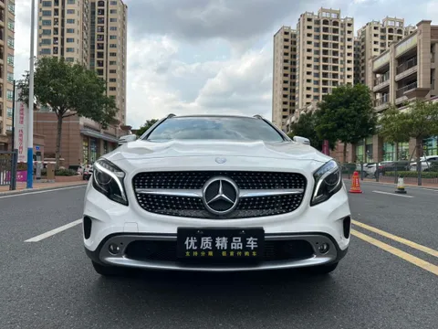 Mercedes-Benz Mercedes-Benz GLA