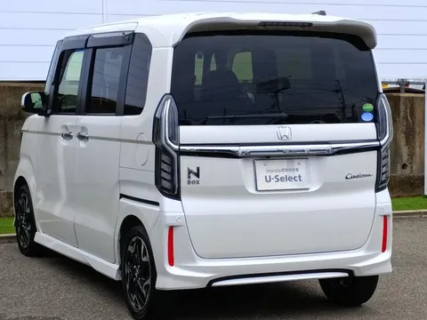 Honda N-BOX Custom