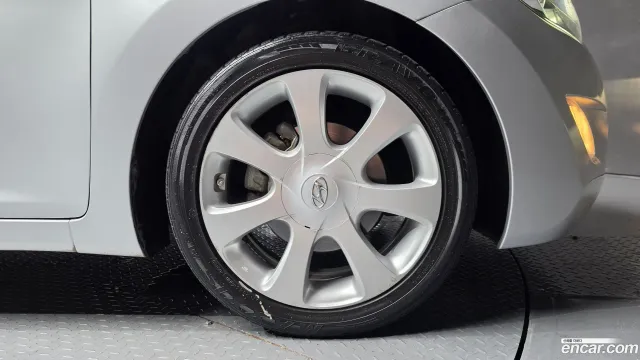 Hyundai Elantra (Avante)