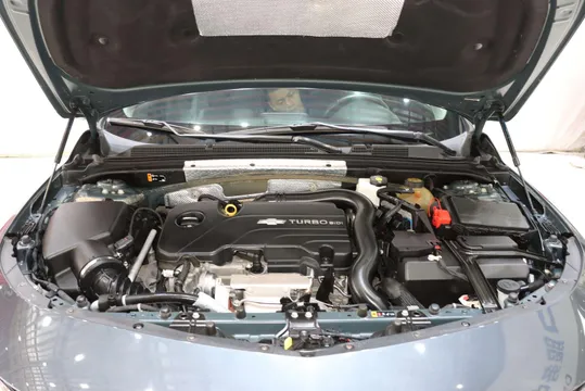 Chevrolet Malibu XL
