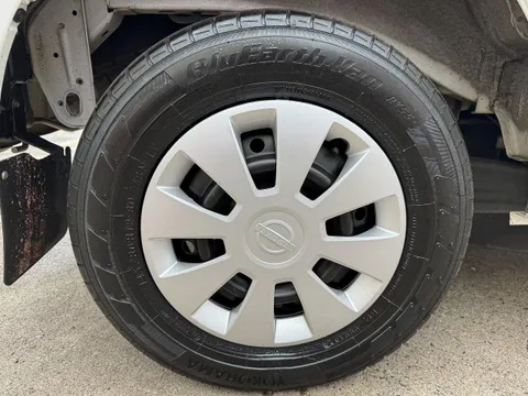 Nissan Clipper Van