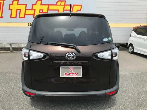 Toyota Sienta