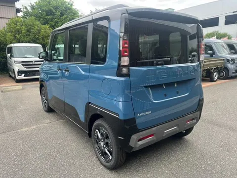 Mitsubishi Delica Mini