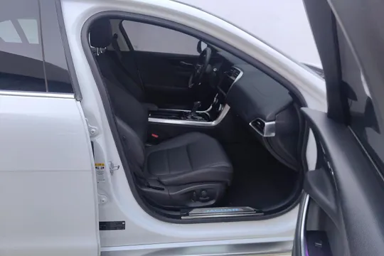 Jaguar XEL