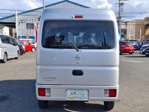 Nissan Clipper Van