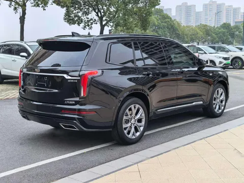 Cadillac XT6