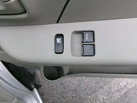 Mitsubishi Minicab Van