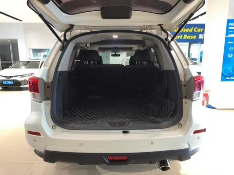 Nissan Terra