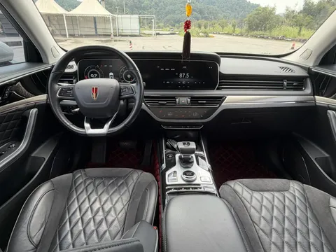 Hongqi HS5