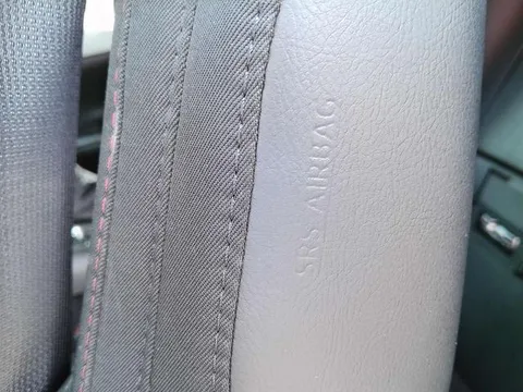 Mazda MX-5 (Roadster)