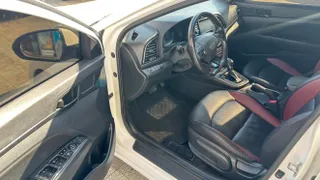 Hyundai Elantra (Avante)