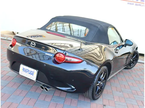 Mazda MX-5 (Roadster)
