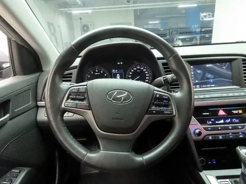 Hyundai Elantra (Avante)