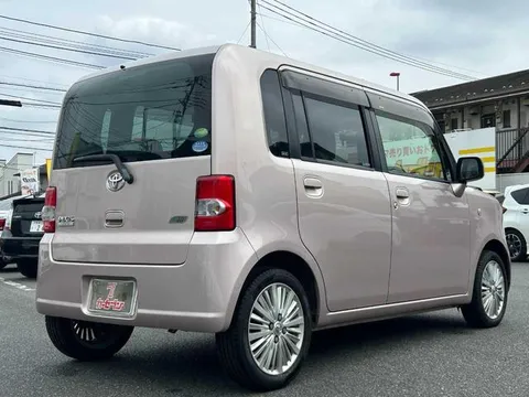 Toyota Pixis Space