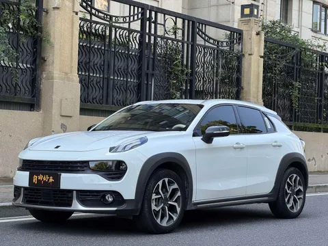 Lynk & Co 02