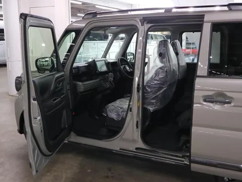 Suzuki Spacia Gear