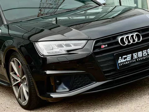 Audi S4