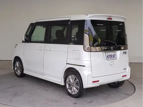 Suzuki Spacia Custom Z