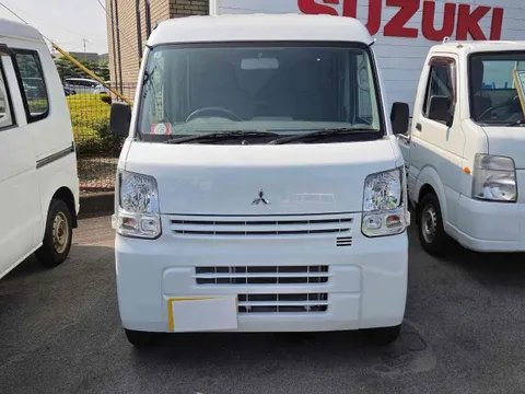 Mitsubishi Minicab Van