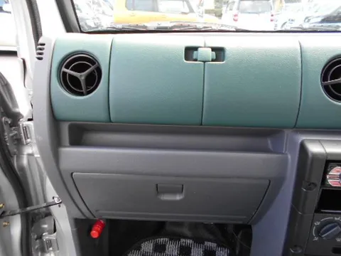 Daihatsu Naked