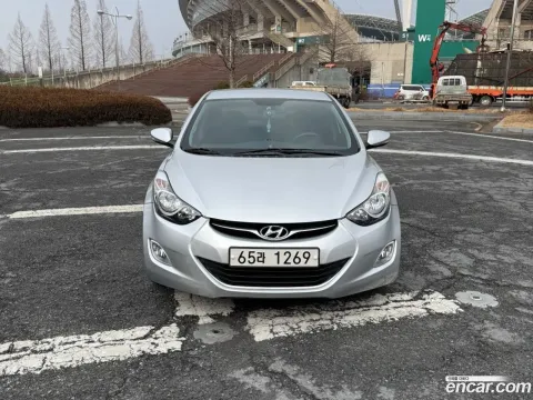 Hyundai Elantra (Avante)