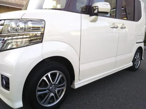 Honda N-BOX Custom