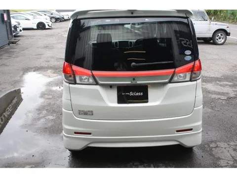 Mitsubishi Delica D:2