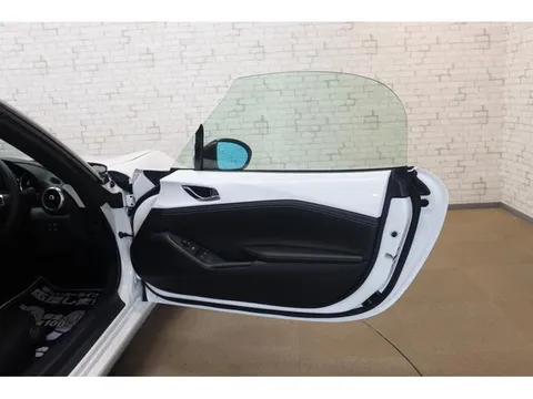 Mazda MX-5 (Roadster)