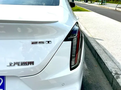 Cadillac CT4