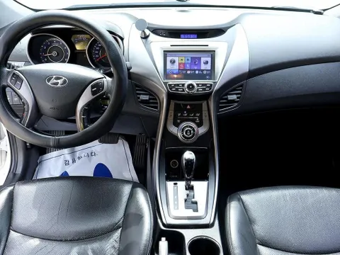 Hyundai Elantra (Avante)