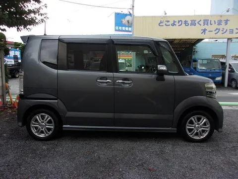 Honda N-BOX Custom