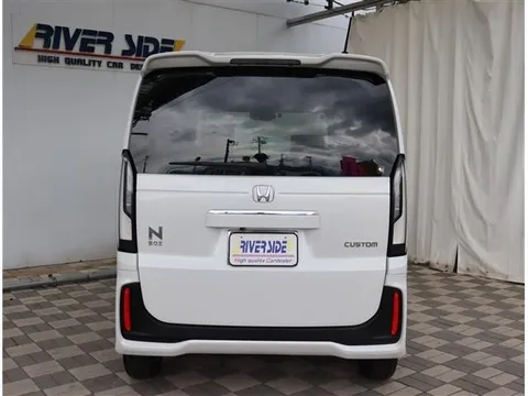 Honda N-BOX Custom