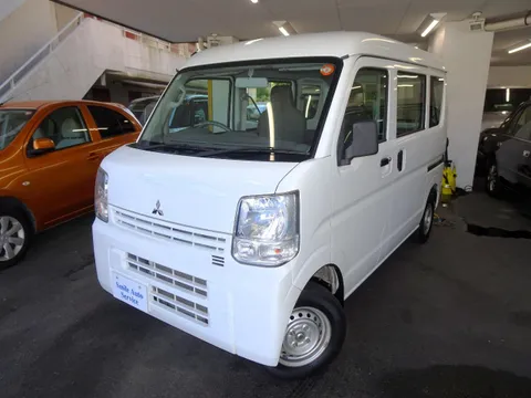 Mitsubishi Minicab Van