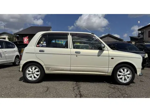 Daihatsu Mira Gino