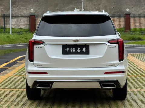 Cadillac XT6