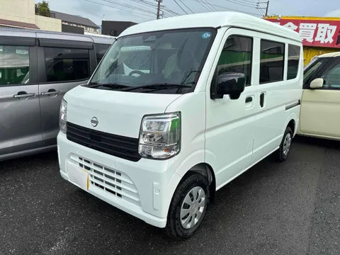Nissan Clipper Van
