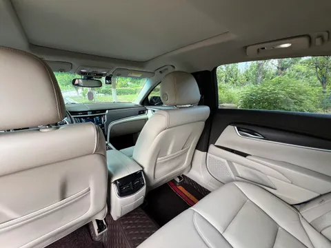 Cadillac XTS