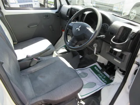 Mitsubishi Minicab Truck