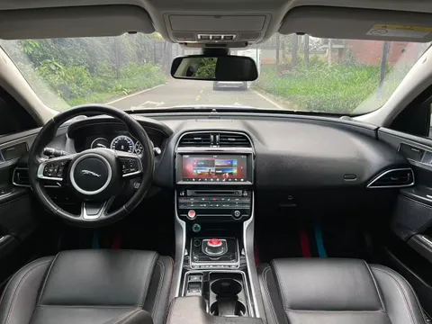Jaguar XEL