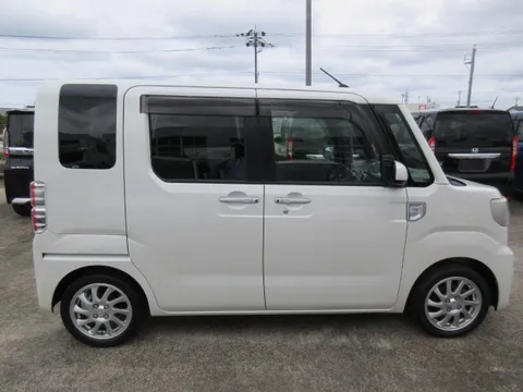 Toyota Pixis Mega