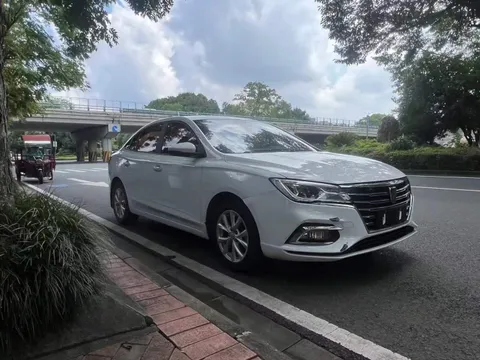 Roewe i5