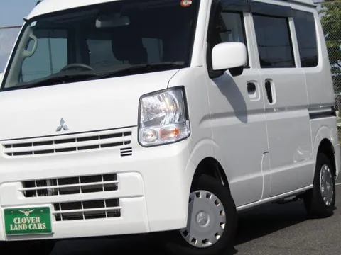 Mitsubishi Minicab Van