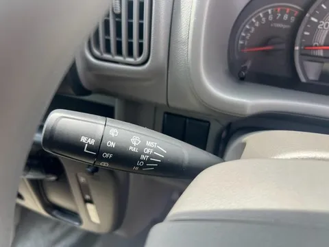 Nissan Clipper Van