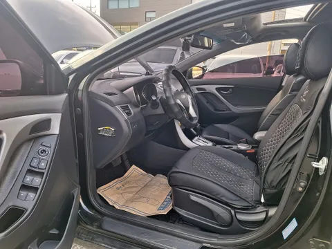 Hyundai Elantra (Avante)