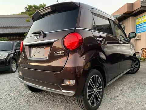 Daihatsu Cast