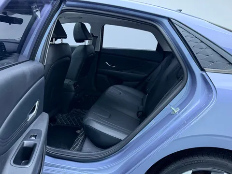Hyundai Elantra (Avante)