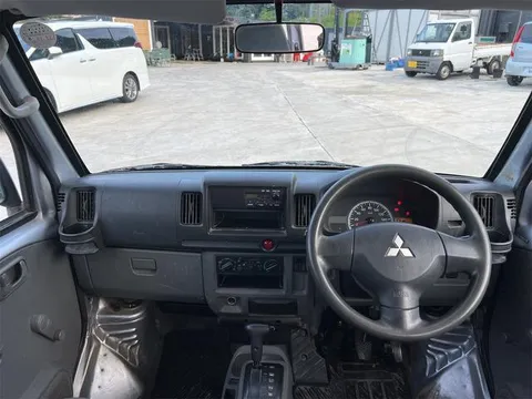 Mitsubishi Minicab Van
