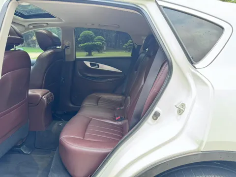 Infiniti QX50